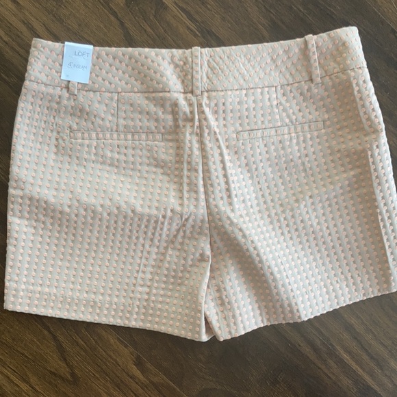 LOFT Pants - LOFT Marisa Tan and Peach Polka-dot Shorts NWT Size 10